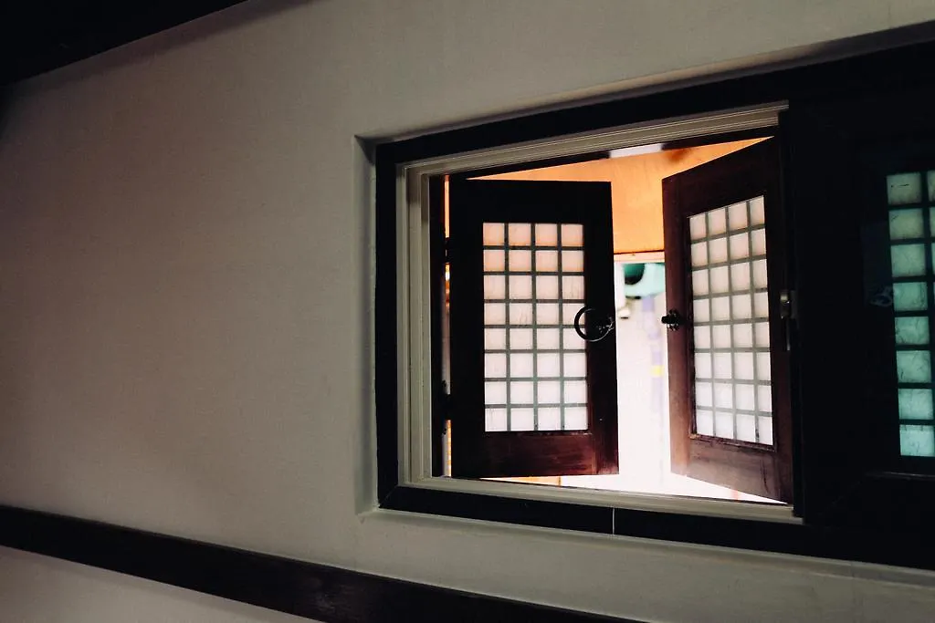 Bibimbap Hanok Guesthouse Insadong Seoul 2*,
