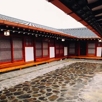 Bibimbap Hanok Guesthouse Insadong Seoul 2*,